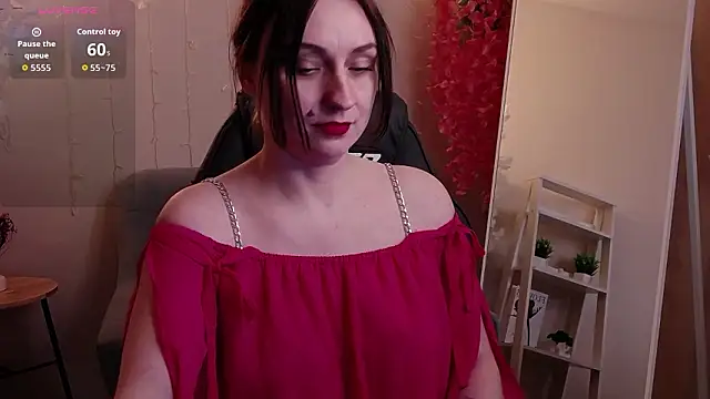 AlexaVitton online show from March 13, 8:59 am