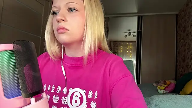 JeneeBIanks online show from March 7, 10:44 am