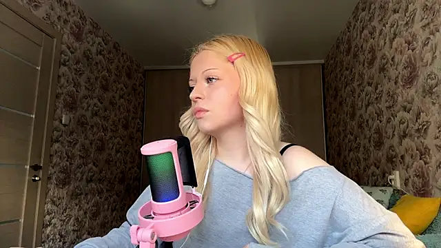 JeneeBIanks online show from February 21, 11:22 am