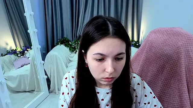 BellaThery online show from April 5, 5:28 am