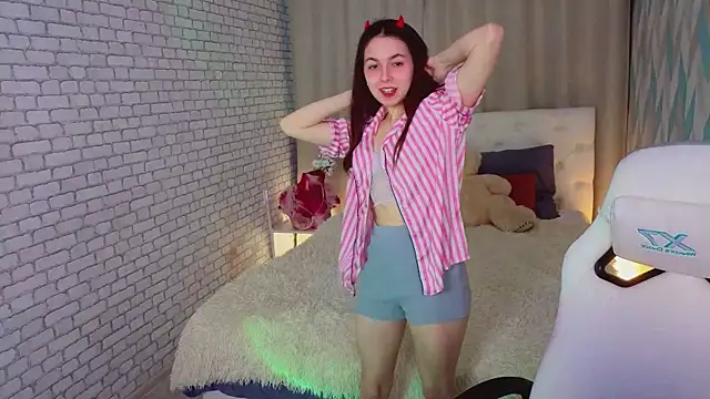 BellaThery online show from March 18, 5:12 am