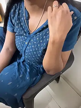 Queenlipx online show from February 20, 8:09 pm