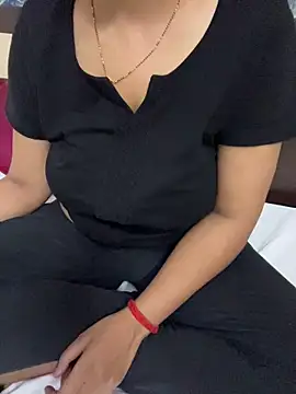 Queenlipx online show from April 14, 4:23 am