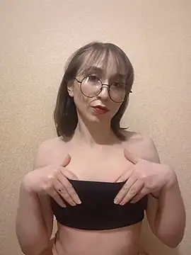 Ella17582 online show from February 27, 9:25 pm