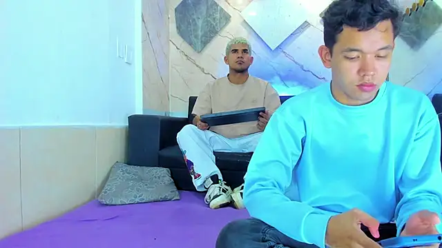 Latins on fire online show from February 27, 8:19 pm