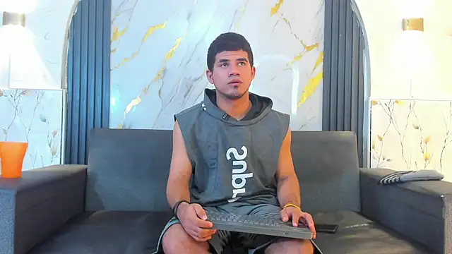 Latins on fire online show from June 15, 11:43 am