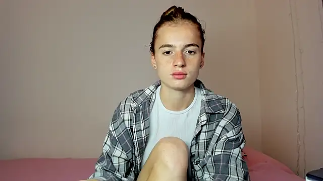 Stacey Brow online show from June 23, 1:25 am