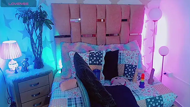 hot luckyangel01 online show from March 26, 3:47 pm