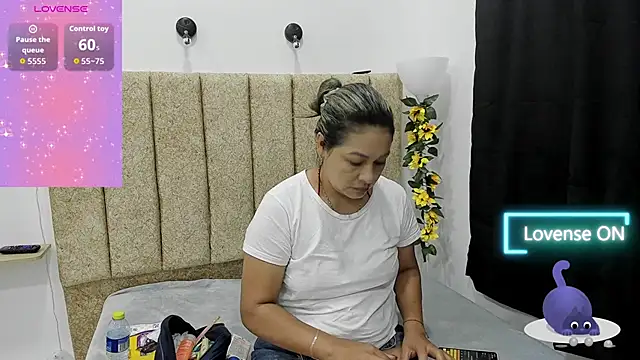 julieth-selene online show from March 9, 12:19 pm