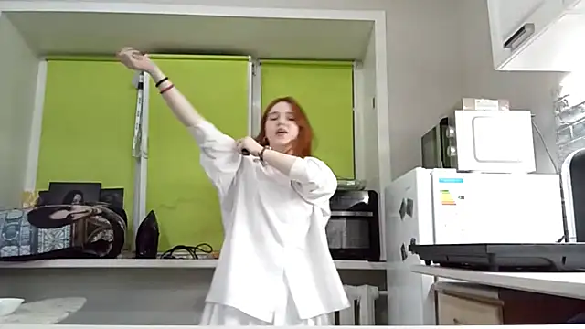 DizzyRina online show from April 2, 3:31 pm