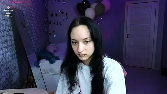 LuxuryLoverss online show from March 28, 11:21 am