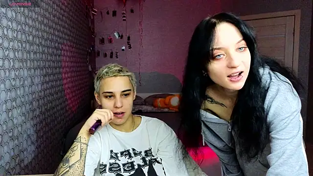 LuxuryLoverss online show from March 6, 11:05 am