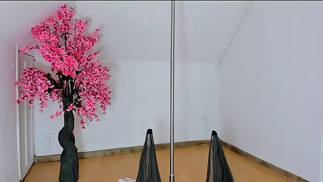 Calioperoux online show from April 9, 10:15 pm