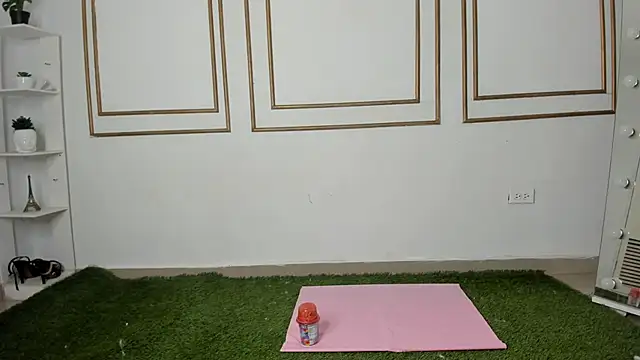 emily gaviria1 online show from March 27, 12:06 pm