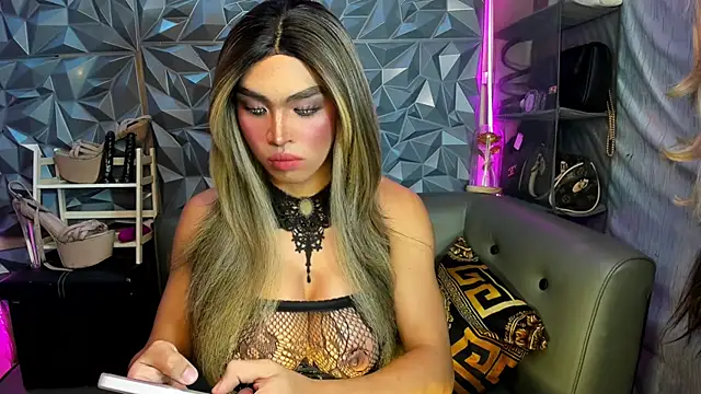 10inDominant Ayesha online show from April 1, 2:58 pm