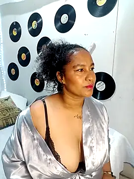 medusafox  online show from March 9, 4:26 am