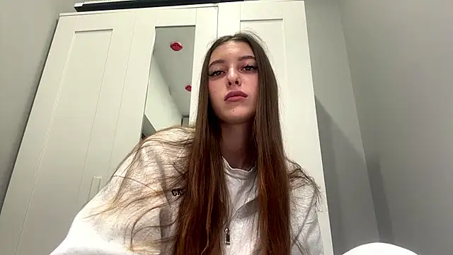 selena favn online show from March 4, 3:13 am