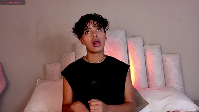 BeckaBlue online show from April 17, 1:13 pm