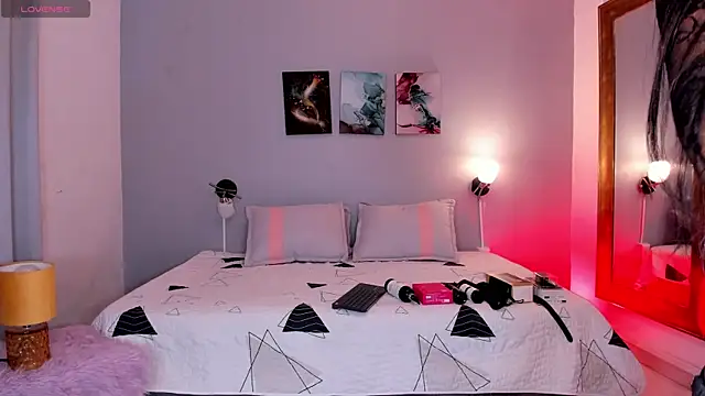 KimTaylorW online show from April 17, 2:46 am