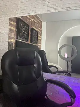 kendra leroy online show from April 7, 10:56 pm