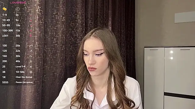 NuDonzze online show from April 28, 4:11 pm