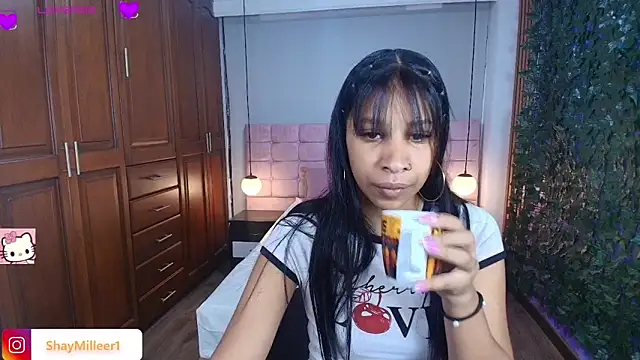 ShayMilleer online show from April 15, 11:55 am