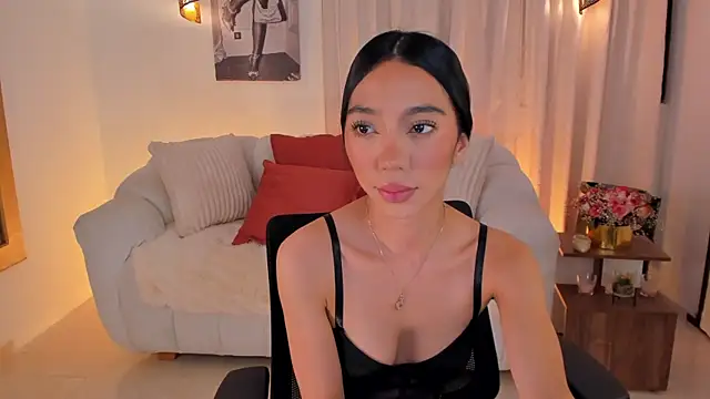 IsabellaLux  online show from April 12, 3:26 pm