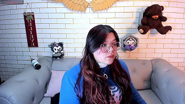 NicoleeDemara online show from April 8, 11:51 pm