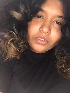 emi li82 online show from March 5, 7:42 pm