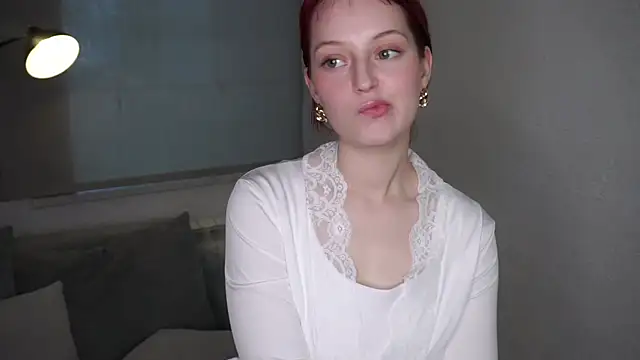 ValeneRomer online show from March 2, 2:02 pm