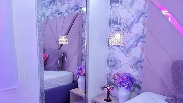 violetaluxx online show from April 9, 4:56 pm