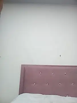 violetaluxx online show from April 7, 9:39 pm