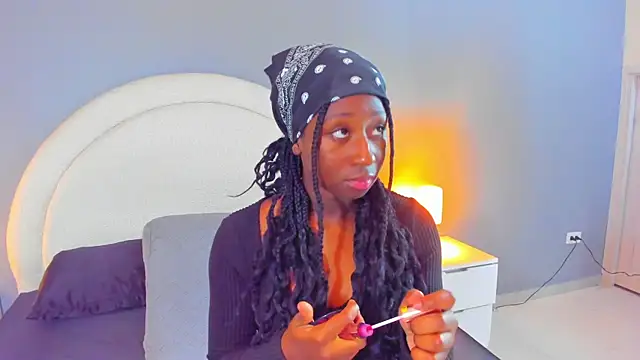 zoepinkett online show from February 28, 3:39 am