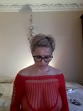 LunaBlaise online show from June 1, 6:37 am
