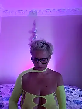 LunaBlaise online show from July 13, 7:20 am