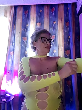 LunaBlaise online show from June 30, 1:54 pm