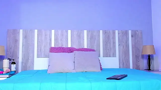 EmilySearss online show from April 6, 7:26 pm