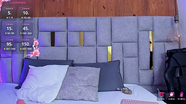 camilaa smith  online show from April 16, 5:56 pm