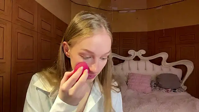 Anika Socutehe online show from March 29, 8:46 am