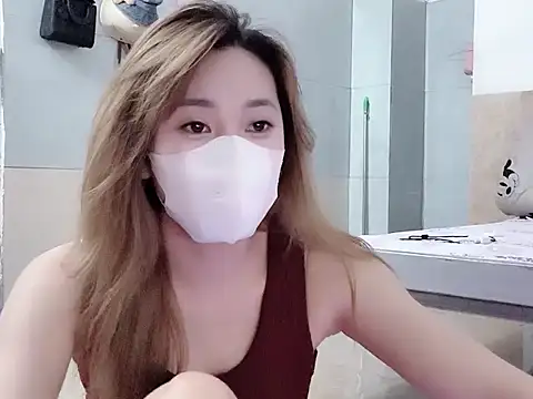 Ellie8386 online show from May 19, 1:18 pm