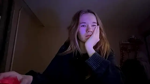 LeomaJee online show from April 5, 6:07 pm