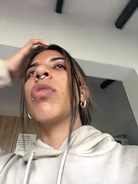 VioletaHills  online show from April 9, 12:10 pm