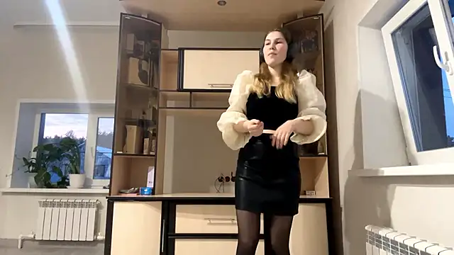 JoanieMochel online show from March 4, 2:23 pm