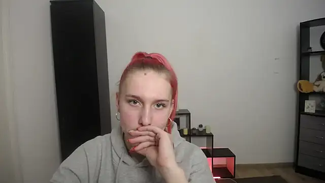 Scarlett lil online show from March 26, 9:00 am