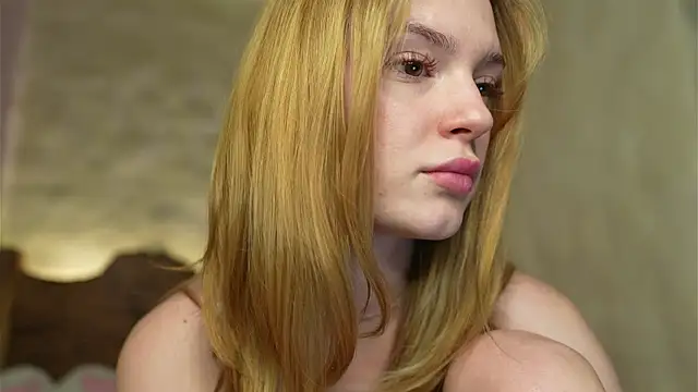 cyberl0ve  online show from March 31, 6:19 pm