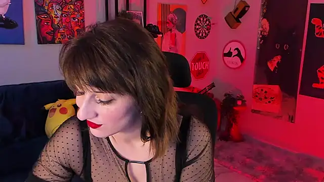 EmmaWheelers online show from March 23, 11:38 am