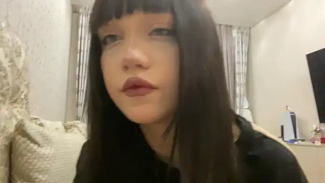 LoidaTrytten online show from March 8, 8:57 pm