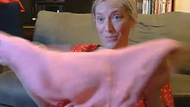 MistyMountains96 online show from June 11, 3:47 am