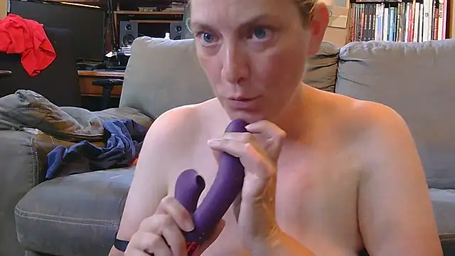 MistyMountains96 online show from June 29, 7:02 pm