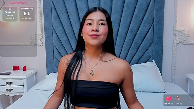 Leandra-Johnson online show from April 27, 1:30 pm